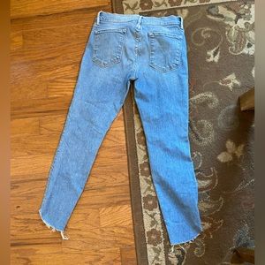 FRAME crop frayed hem jeans size 30